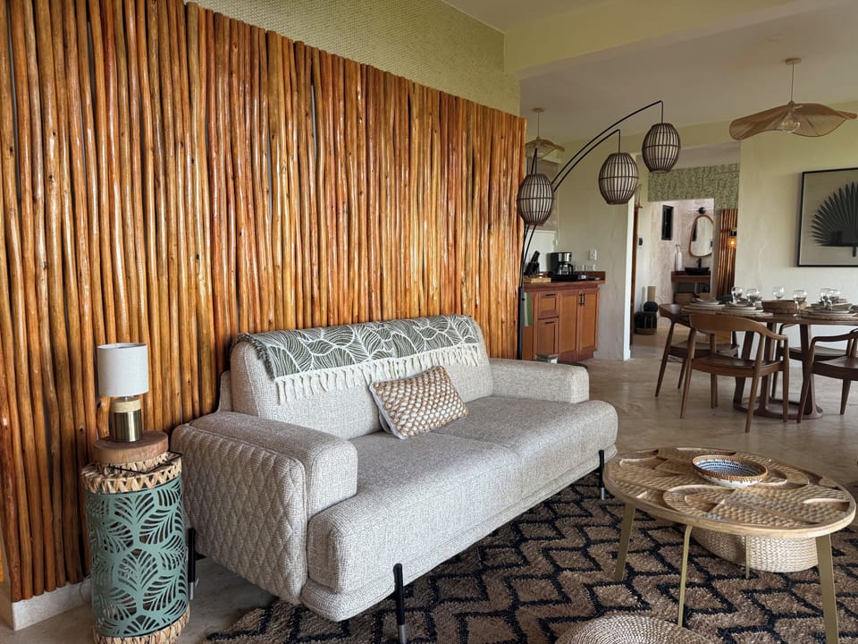 Superior Suite, Balcony, Sea View | Living area