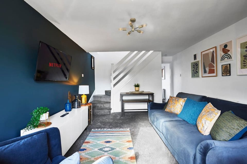 [Living area] Fast wifi perfect for streaming your favourite shows