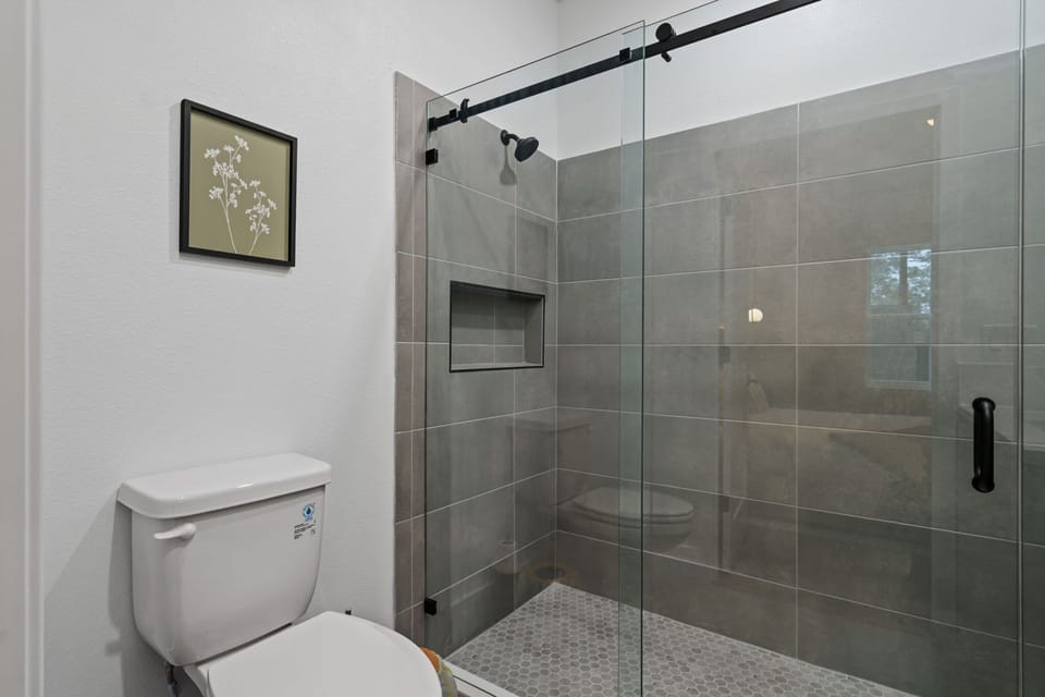 king master bathroom