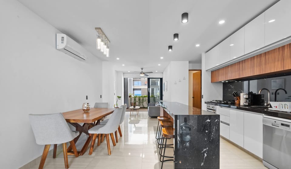 DInning & Kitchen