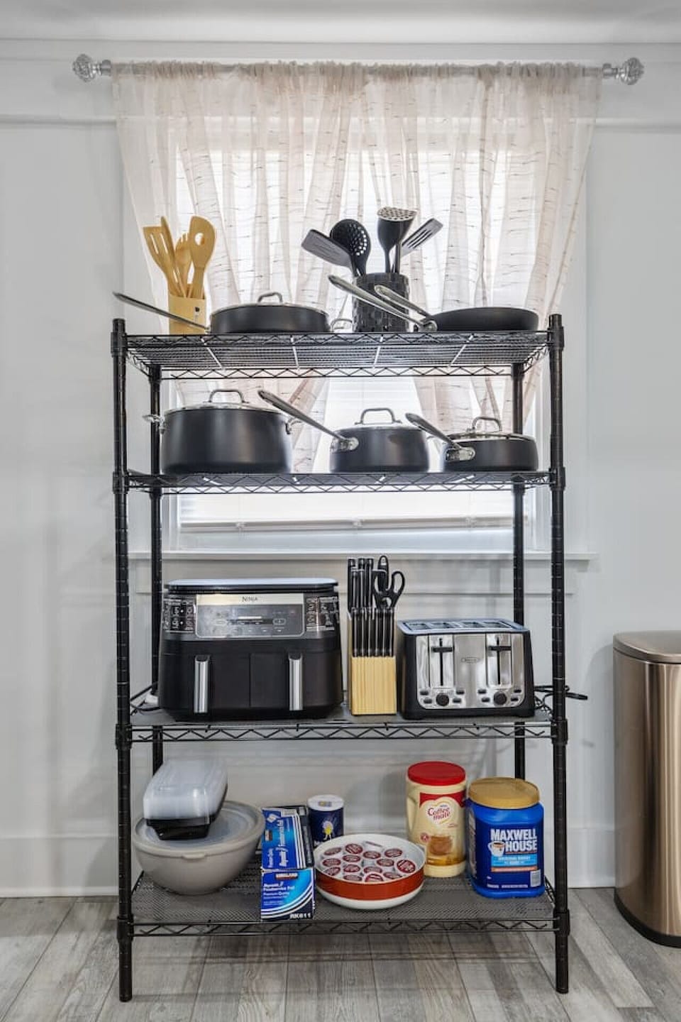 A chef’s dream! Fully equipped with an oven/stove, fridge, dishwasher, microwave, Keurig, kettle, spices, and a convenient pot rack. Plus, a charcoal grill outside for delicious BBQ nights!