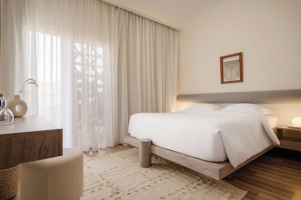 Garden View Room | Hypo-allergenic bedding, down comforters, minibar, in-room safe