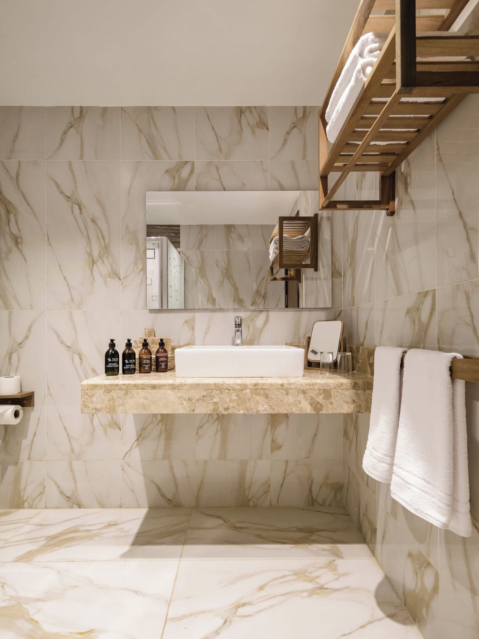 Garden View Room | Bathroom | Shower, rainfall showerhead, hair dryer, bathrobes