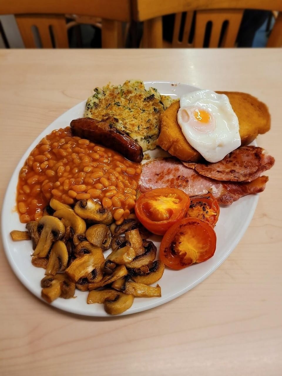 Free daily English breakfast