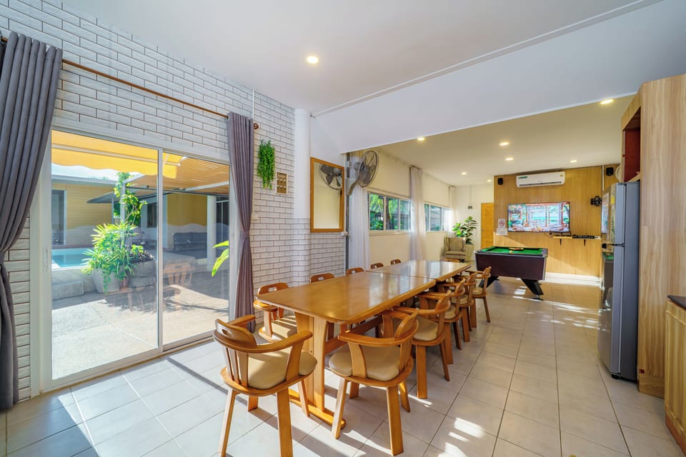Villa, 5 Bedrooms, Pool View | Private kitchen