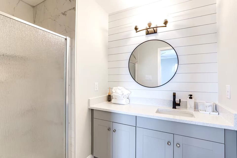 En-Suite Bathroom for Bedroom 2 | 3rd Floor