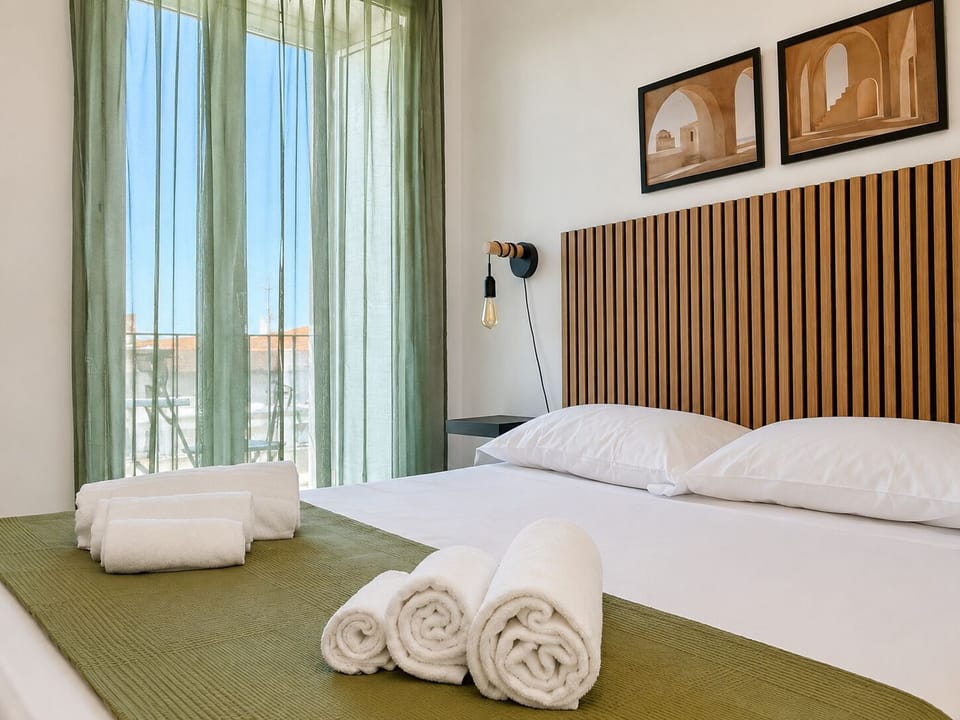 Double Room, Private Bathroom | In-room safe, desk, laptop workspace, blackout drapes