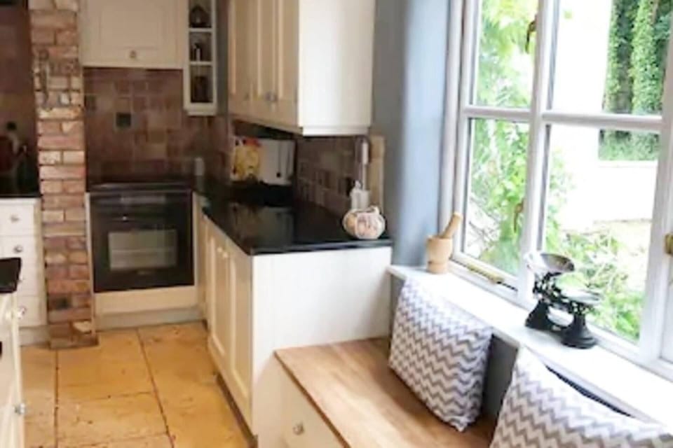 House | Private kitchen | Fridge, microwave, oven, stovetop