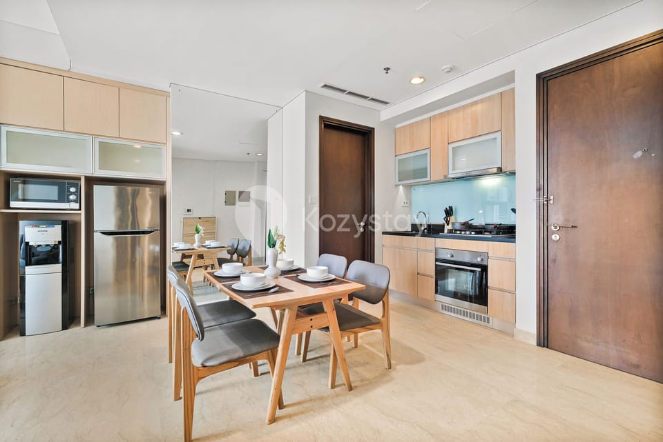 Apartment, 2 Bedrooms, City View | Private kitchen | Dining tables