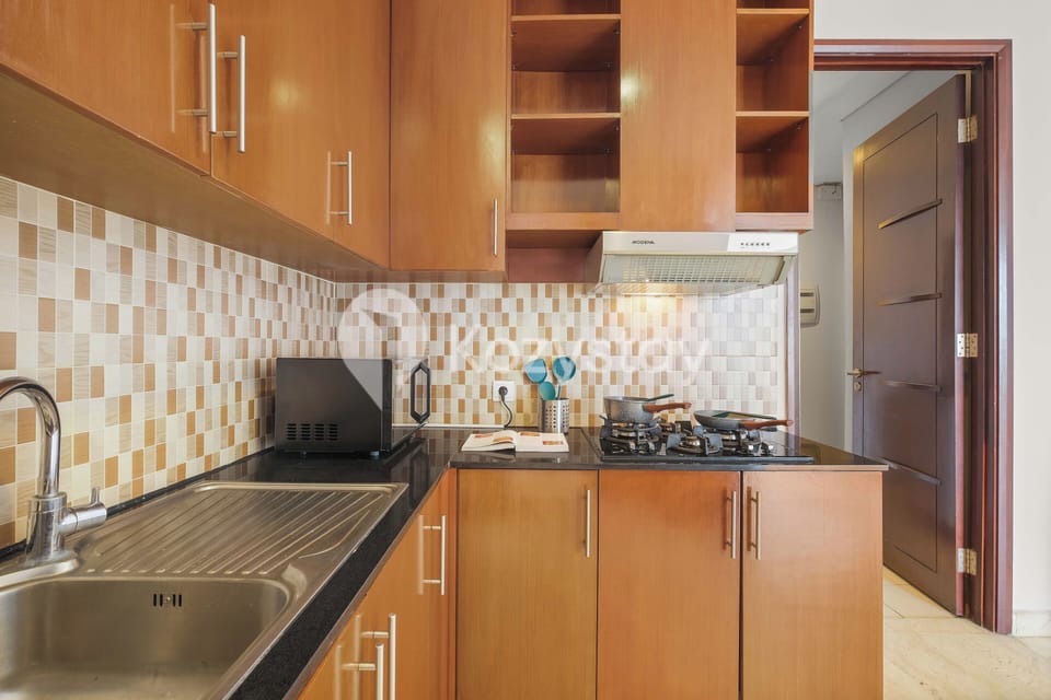 Apartment, 2 Bedrooms, City View | Private kitchen | Microwave, dining tables