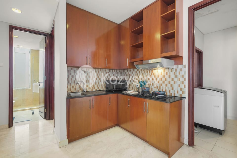 Apartment, 2 Bedrooms, City View | Private kitchen | Microwave, dining tables