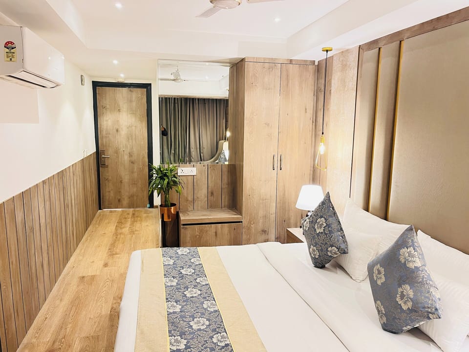 Superior Double Room, City View | Desk, laptop workspace, free WiFi