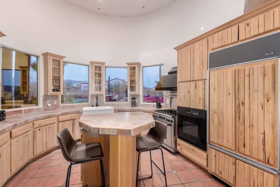 Cook like a pro in this fully equipped kitchen with all the appliances and essentials you need.