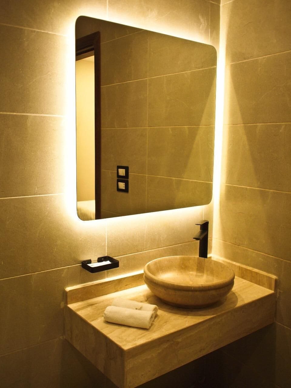 Superior Single Room, 3 Bedrooms | Bathroom | Combined shower/tub, jetted tub, rainfall showerhead