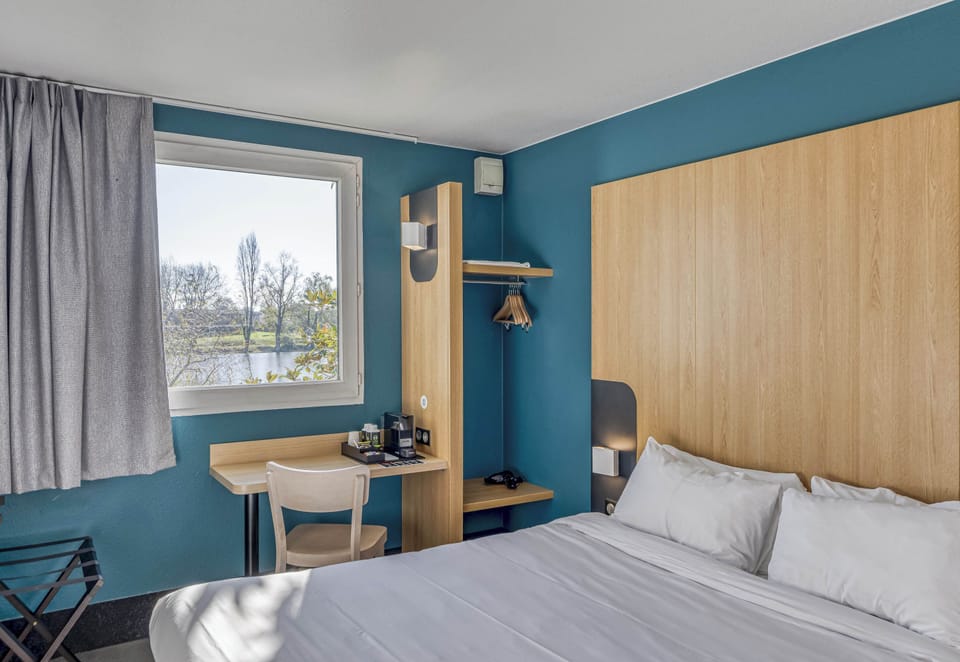 Superior Double Room | Premium bedding, desk, soundproofing, free WiFi