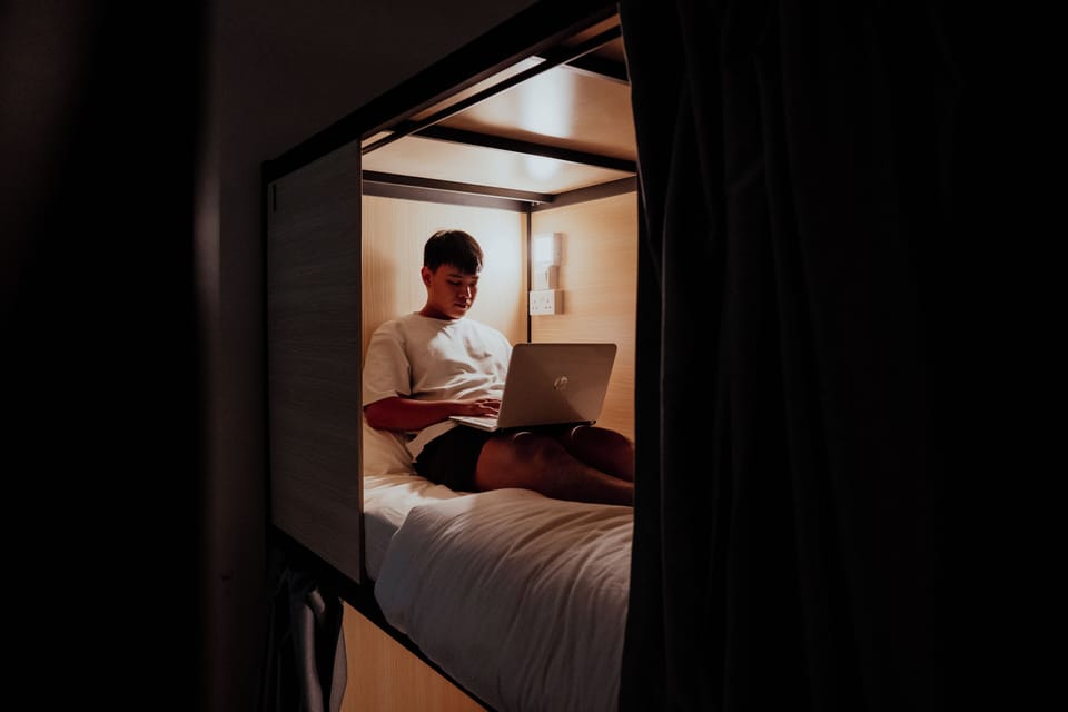 Deluxe Shared Dormitory, Mixed Dorm, Non Smoking | Iron/ironing board (on request), WiFi (free), bed sheets
