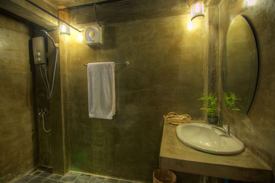 Traditional House, Balcony | Bathroom | Shower, hair dryer, slippers, towels