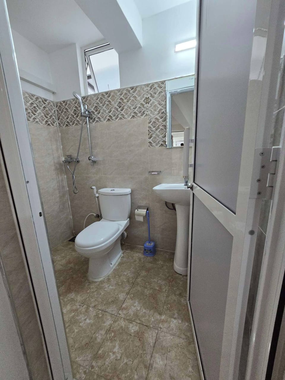 Room, 1 Bedroom, Accessible, Smoking | Bathroom