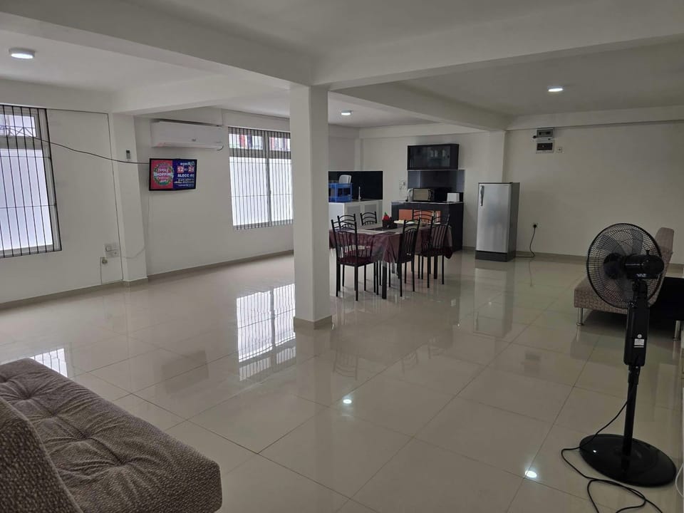 Room, 1 Bedroom, Accessible, Smoking | Living area