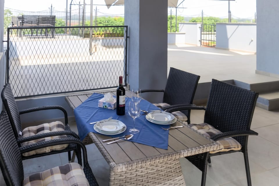 Standard Apartment, 2 Bedrooms, Microwave (Apt Alice - Lovely Terrace & Garage) | Outdoor dining