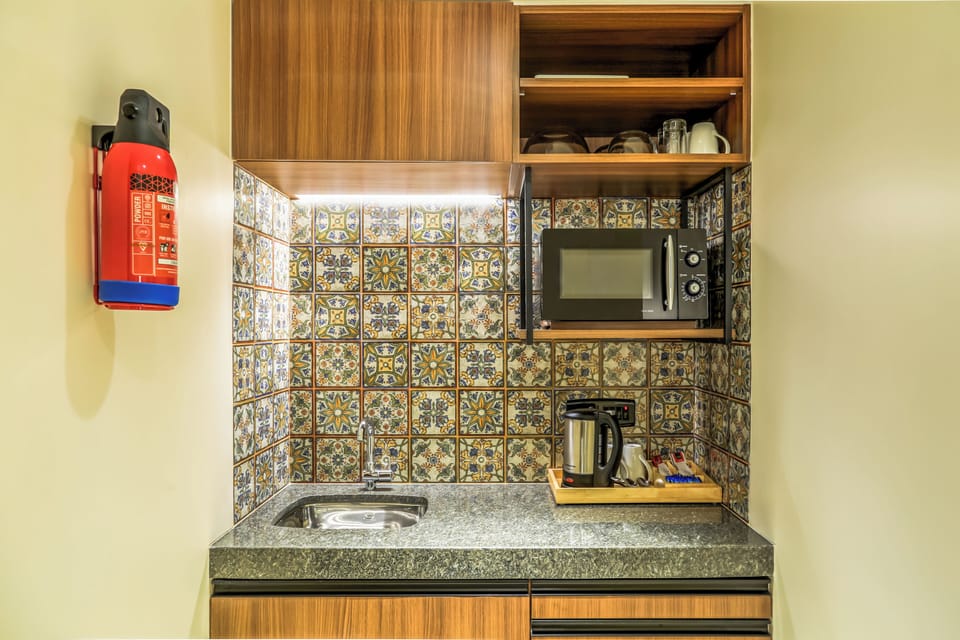 Superior Room | In-room safe, individually furnished, desk, laptop workspace