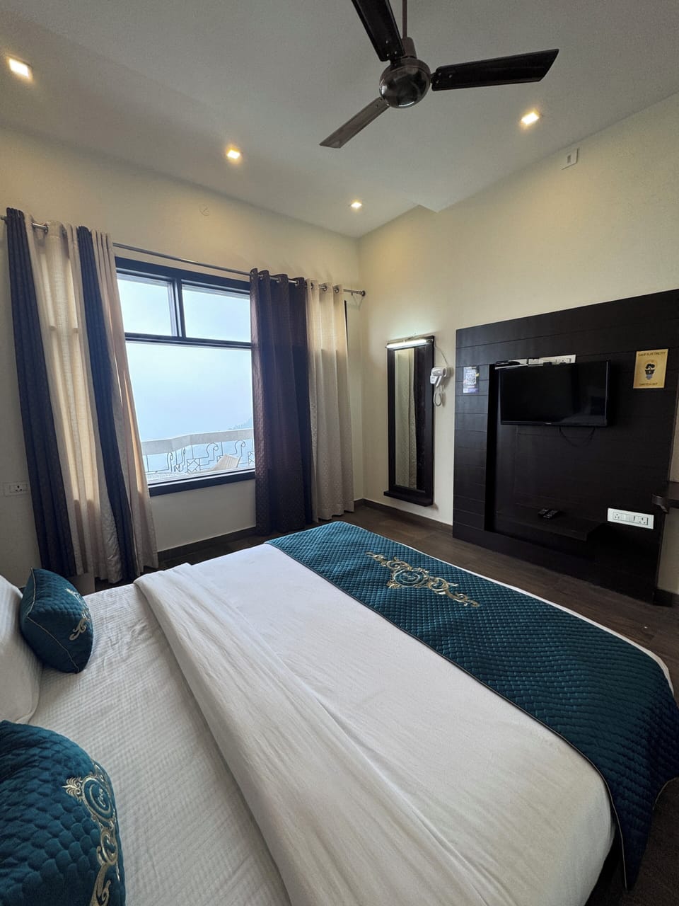 Premium Room | Desk, free WiFi