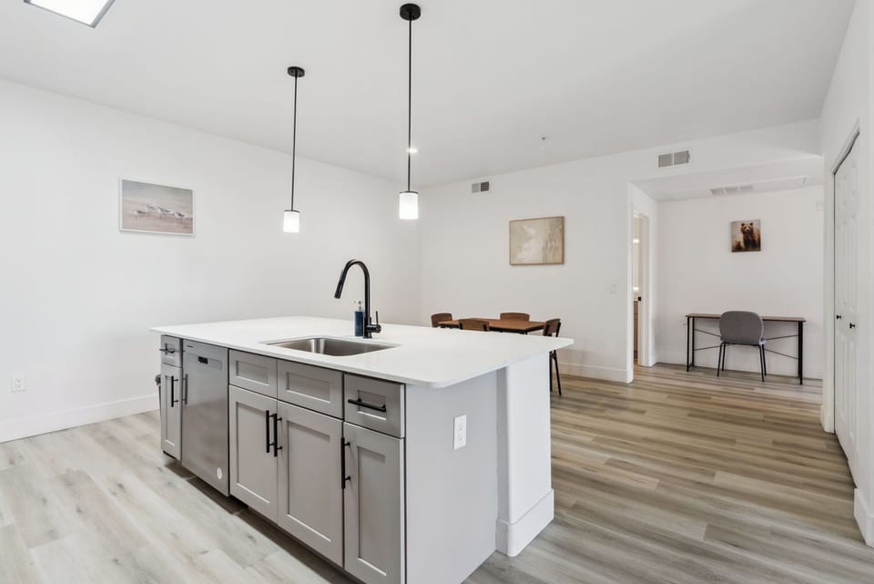 Deluxe Apartment, 2 Bedrooms | Private kitchen | Fridge, microwave, oven, stovetop