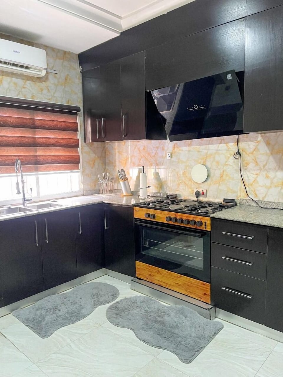 Apartment, Balcony | Private kitchen | Microwave, oven, blender, cookware/dishes/utensils