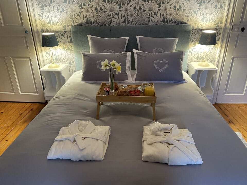 Romantic Double Room, Ensuite, Garden View | Blackout drapes, iron/ironing board (on request), WiFi (free)