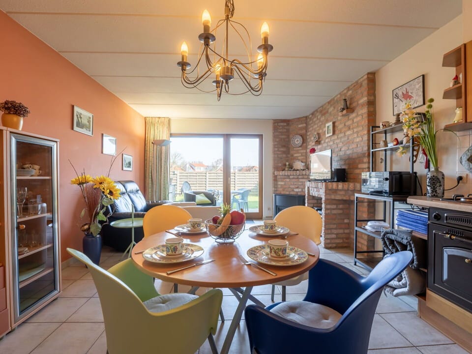 Furniture, Interior Design, Chair, Flooring, Table, Wood, Ceiling, Kitchen & Dining Room Table, Dining Room, Light Fixture
