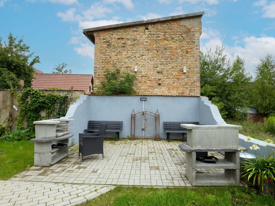 Furniture, Outdoor Furniture, Garden, Backyard, Brick, Shade, Brickwork, Landscaping, Chair, Yard