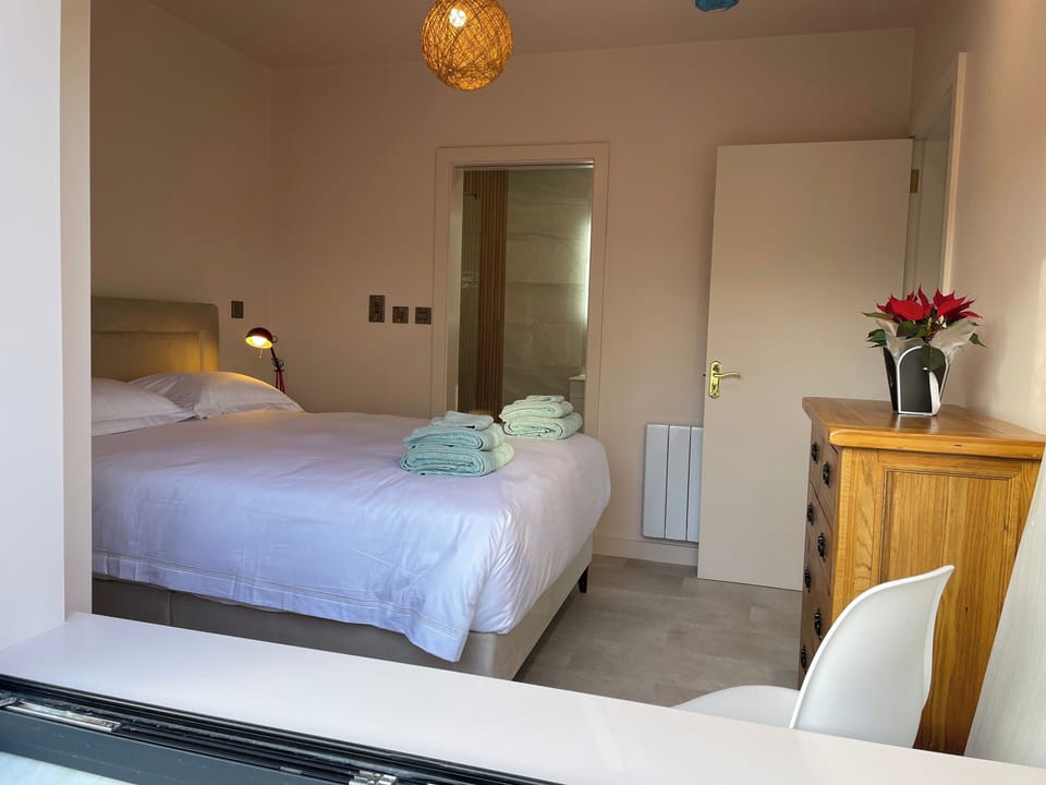 Lakeside Apartment Retreat in Oughterard Connemara Apartment in County Galway