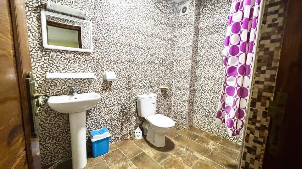 Double or Twin Room | Bathroom | Towels