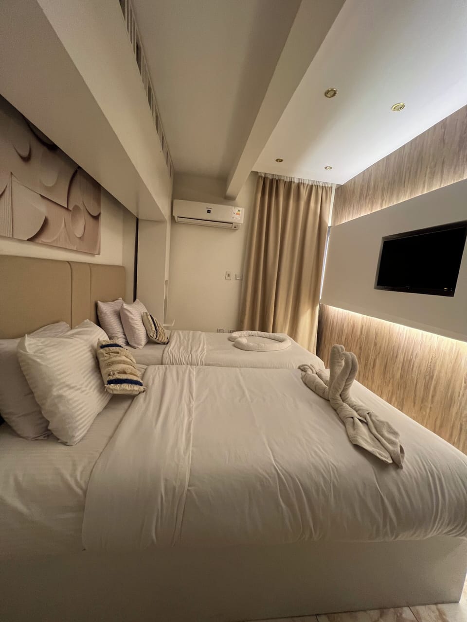 Family Quadruple Room, Balcony, Desert View | In-room safe, individually decorated, individually furnished, desk