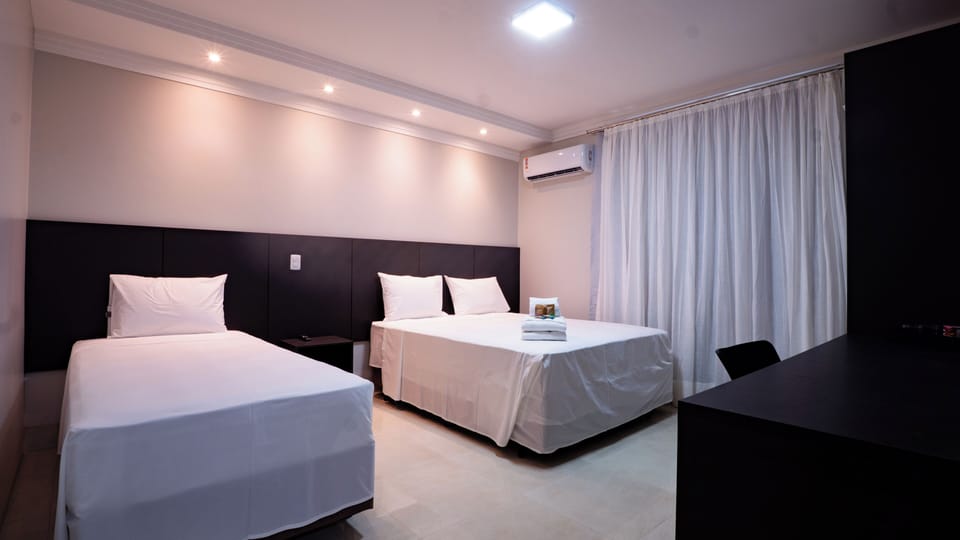 Triple Room | Laptop workspace, WiFi (free)
