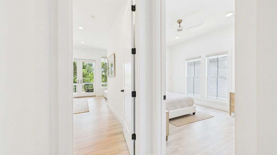 Second floor hallway to bedrooms