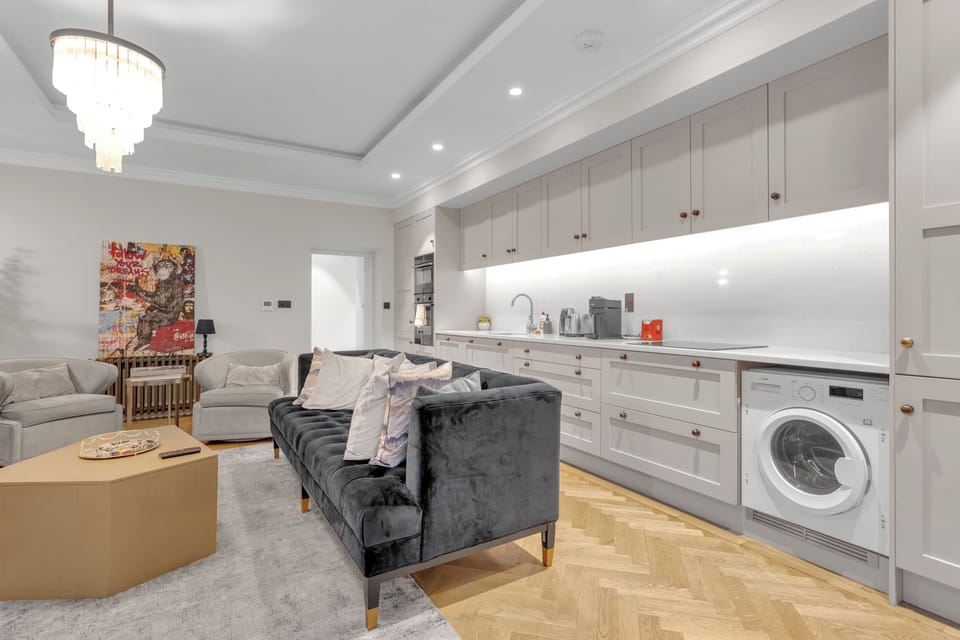 🖼️ Lounge in comfort with a modern twist