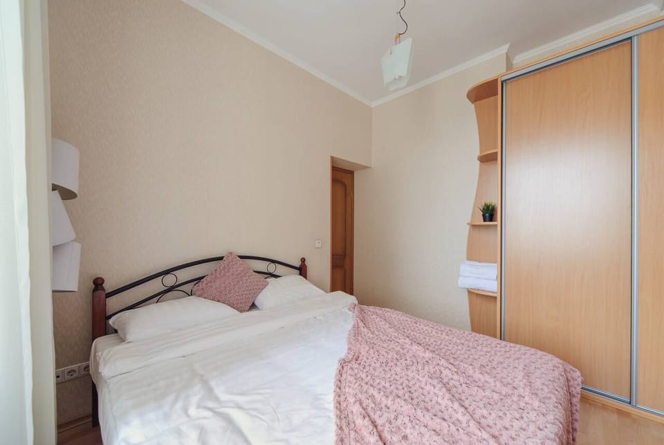 Condo, Balcony, City View | 2 bedrooms, iron/ironing board, WiFi (free)