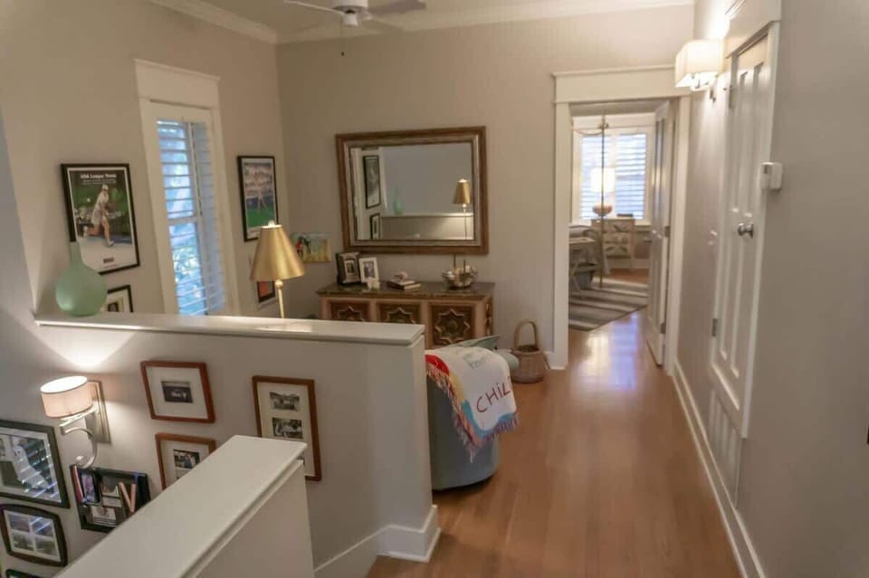 Alcove and seating are for 2nd level between bedrooms