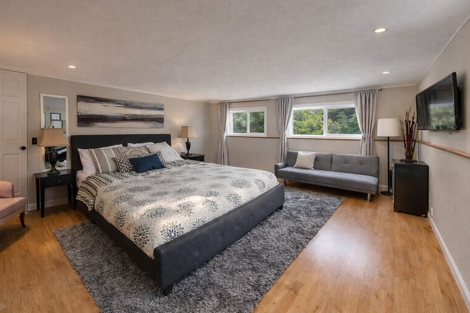 Signature Suite | 2 bedrooms, premium bedding, pillowtop beds, individually decorated