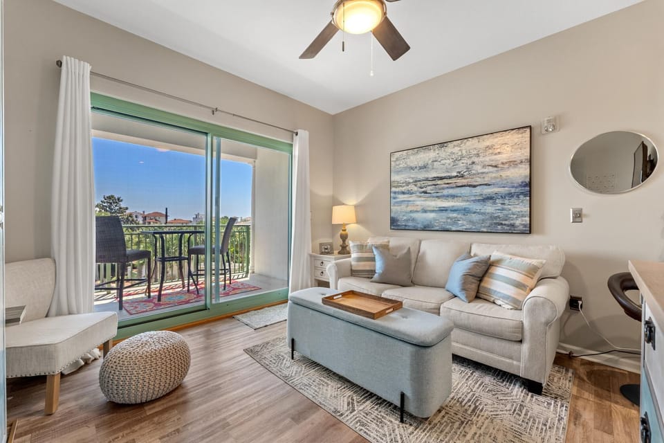 Condo (Inn at Seacrest 309- Somewhere in the) | Living area