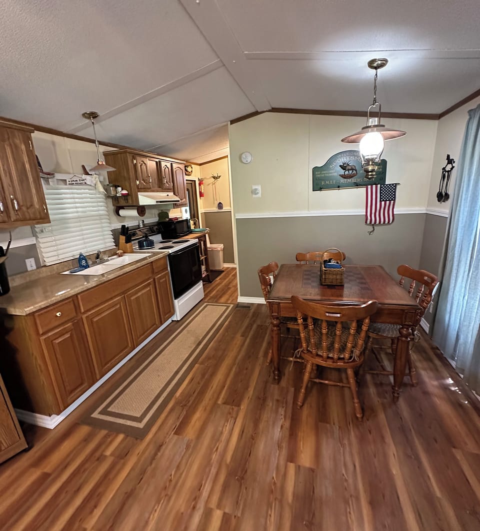 Kitchen, dining area.