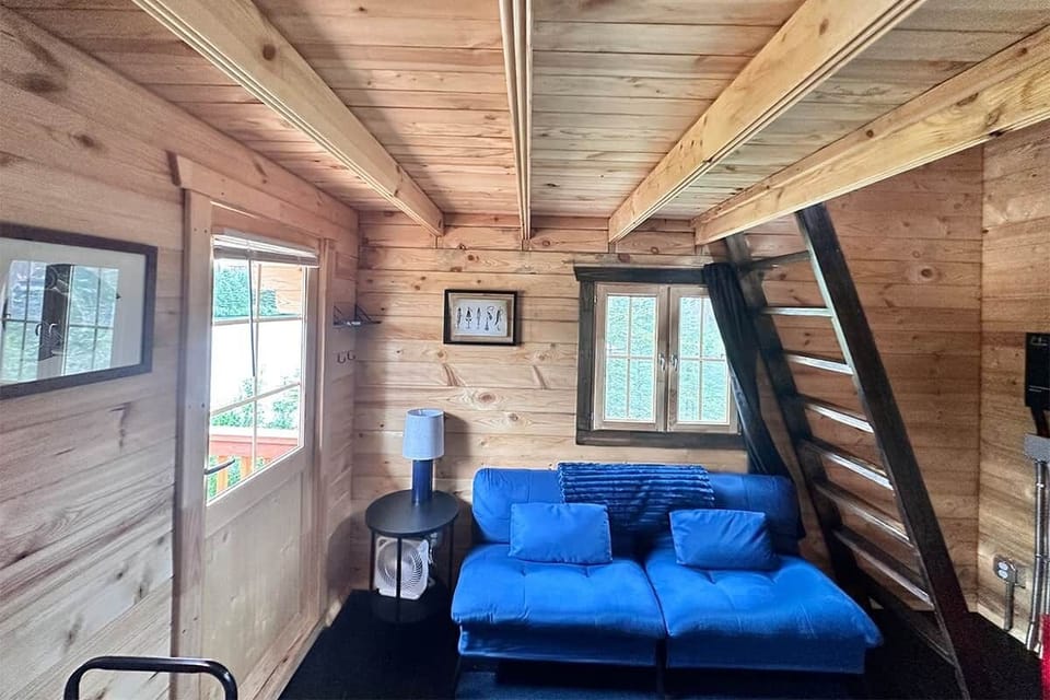 NL Cabin 1 Living Space 2