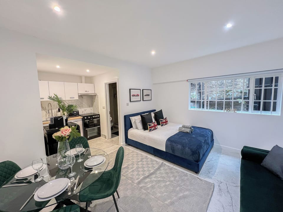 Sleek 1-bed studio flat in Euston, near British Museum