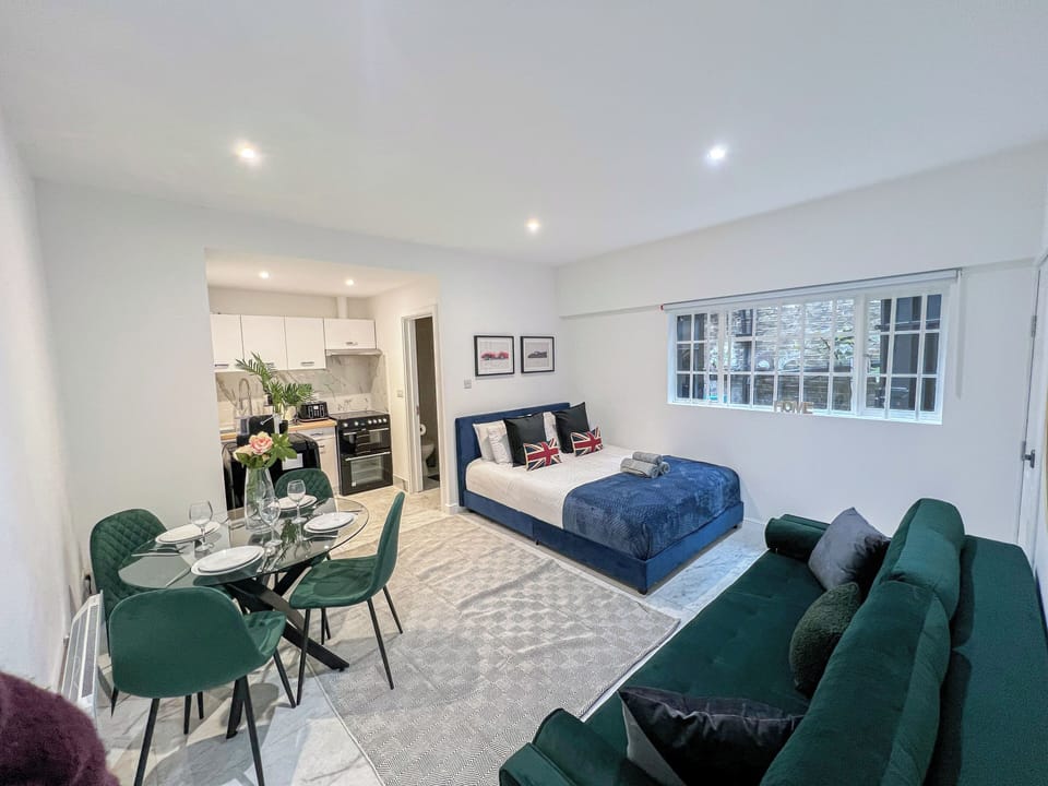 Sleek 1-bed studio flat in Euston, near British Museum