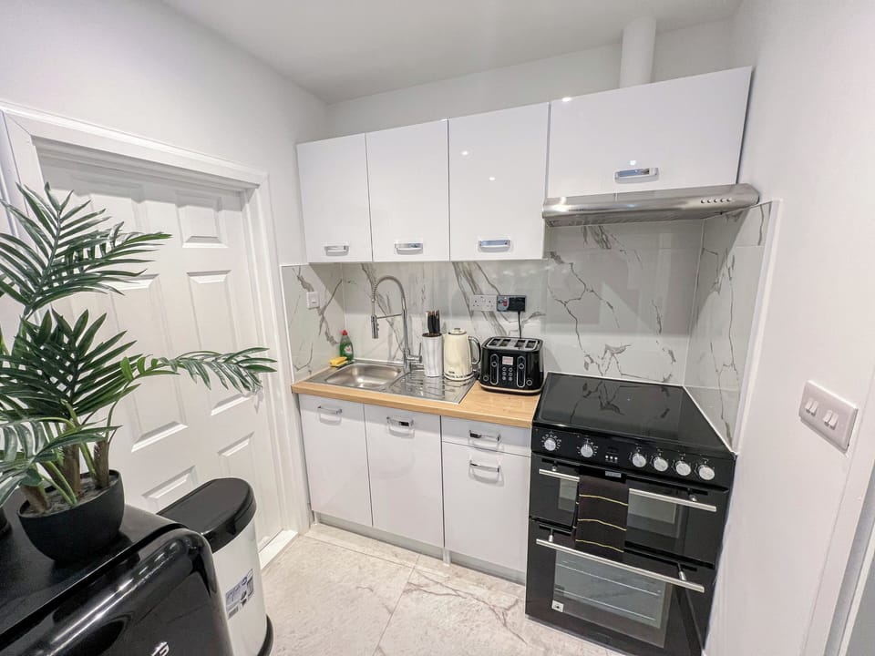 Sleek 1-bed studio flat in Euston, near British Museum