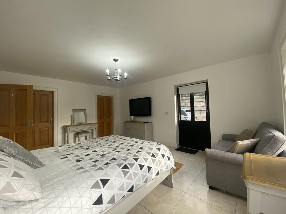 Blackout drapes, soundproofing, iron/ironing board, free WiFi