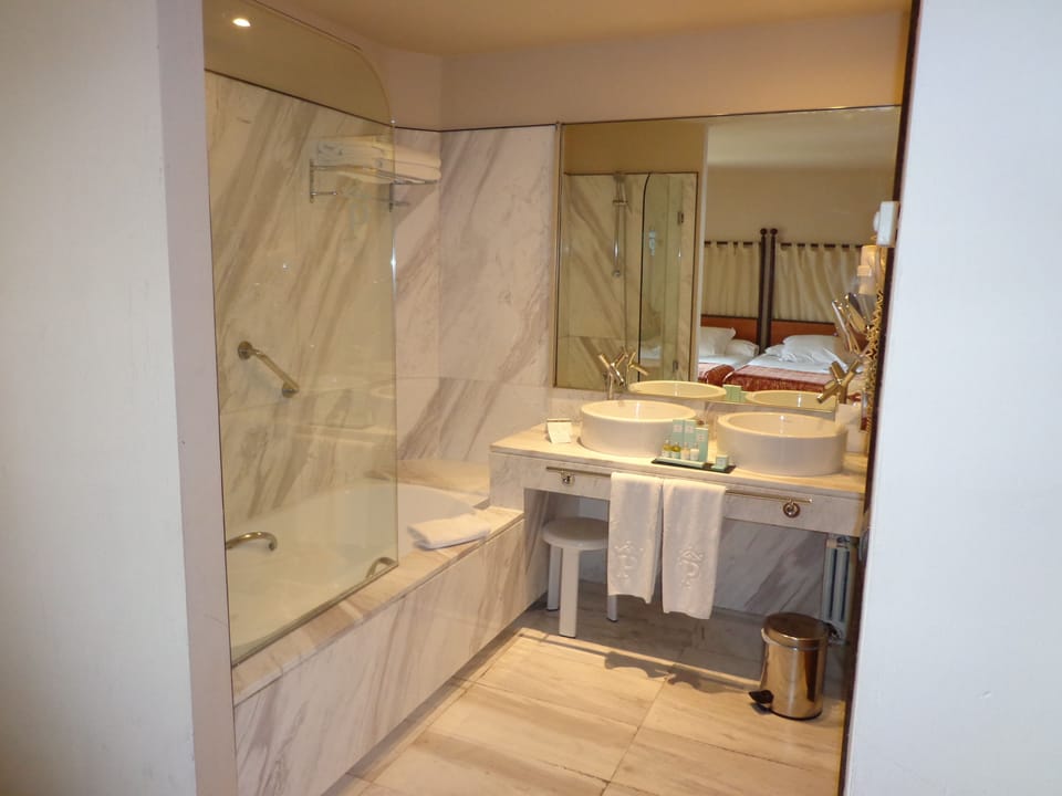 Free toiletries, hair dryer, bidet, towels