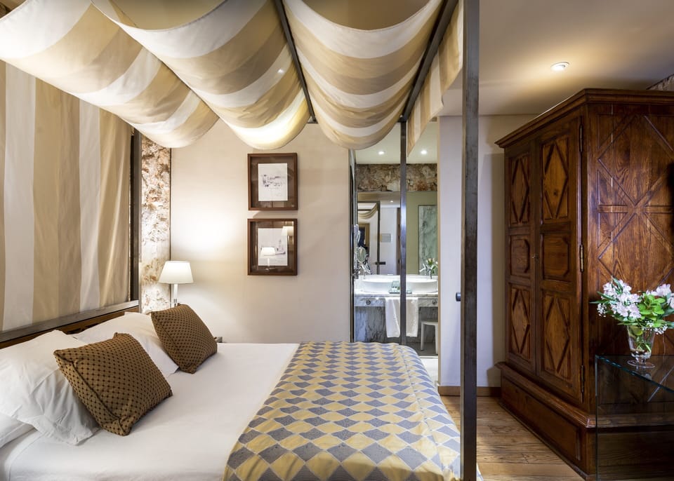 Superior Double Room, 1 Queen Bed | Minibar, in-room safe, desk, iron/ironing board