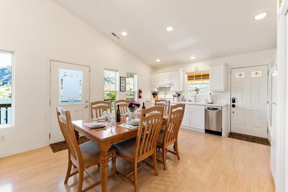 Indoor Dinning Table